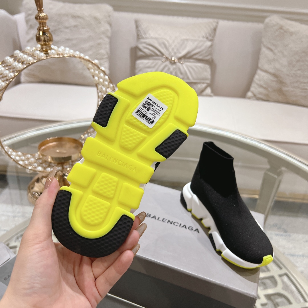 Children's shoes child